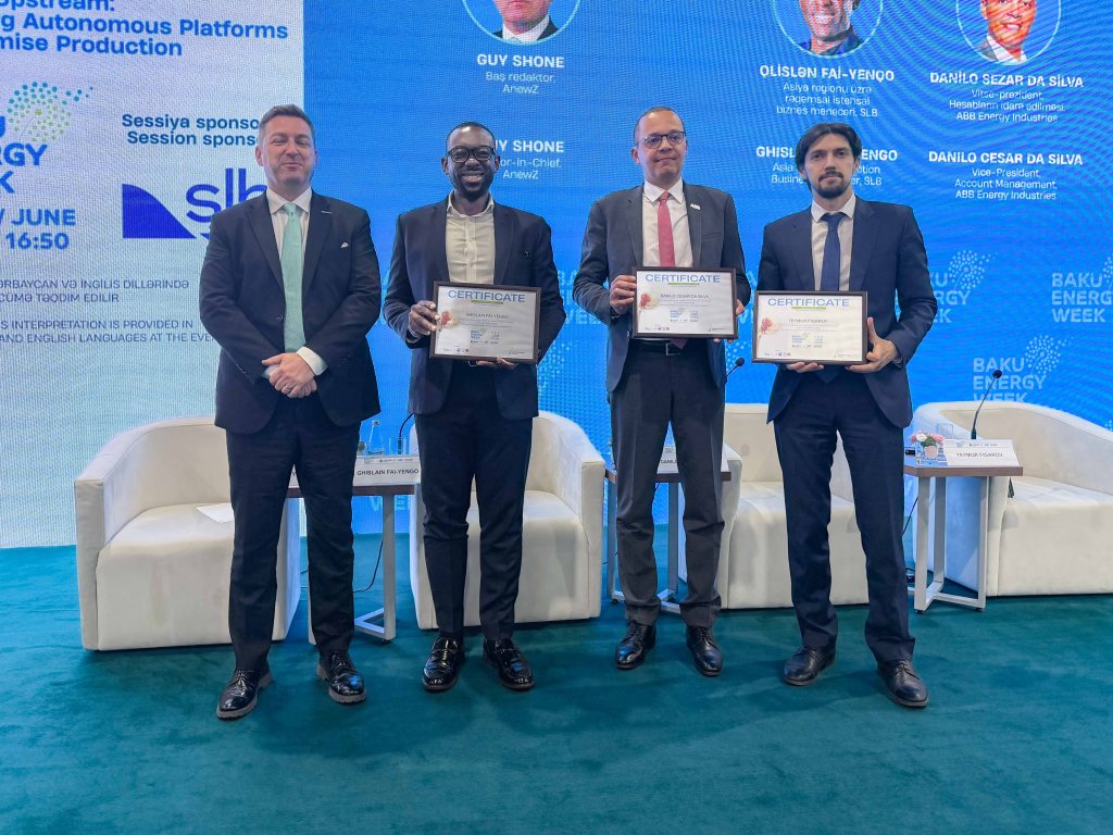 Ghislain with three other gentlemen at the Baku Energy Week